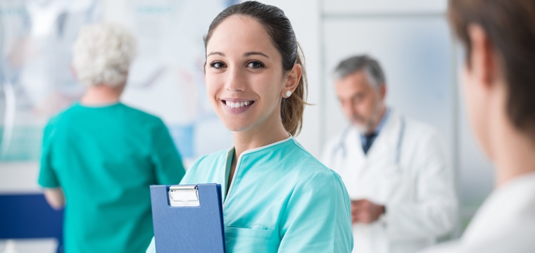 Fernstudium Medizin: Anbieter, Inhalte und Karrierechancen